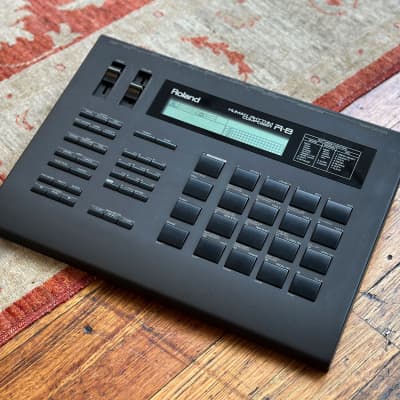Roland R-8 Human Rhythm Composer w/ SN-R8-04 Sound Library Card