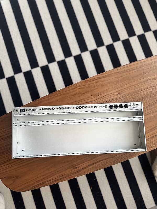Intellijel 4U 104HP Palette Case