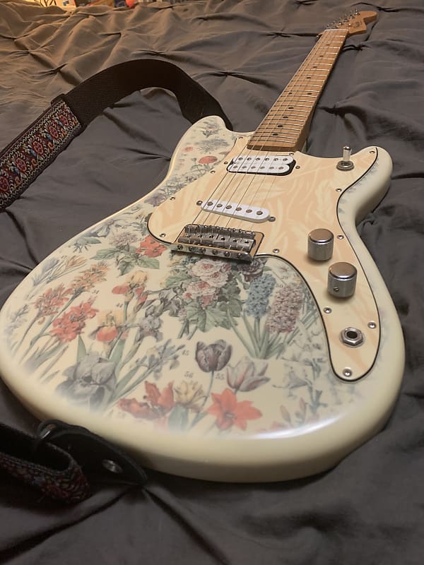 Fender Shawn Mendes Foundation Musicmaster 2020 - Yellow Floral 