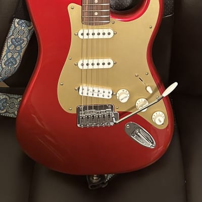 Fender Stratocaster Deluxe HSS Candy Apple Red Strat 70's Large Headstock MIM Electric Guitar Gold Anodized Pickguard image 2