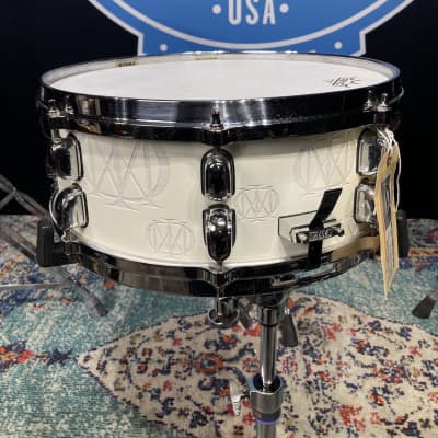 Tama - 14x5.5" Mike Portnoy Signature, Melody Master, Limited Edition Snare Drum 2006 - White image 10