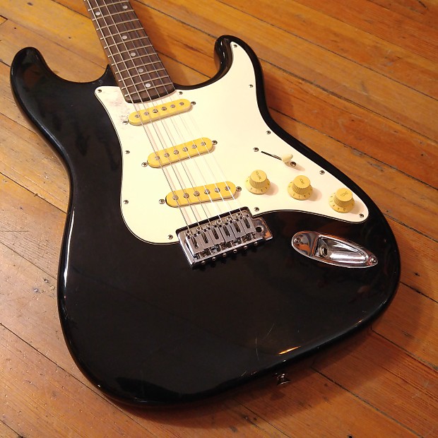 Samick LS-10 SB Strat Style Electric Guitar (Sunburst