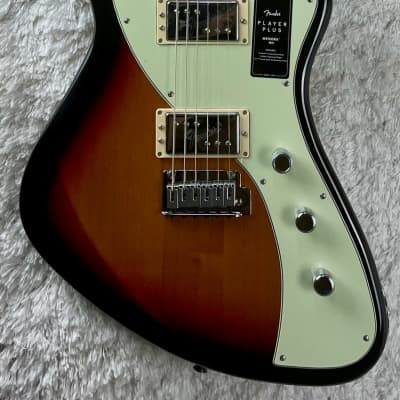 Fender Player Plus Meteora HH 3-Color Sunburst image 2