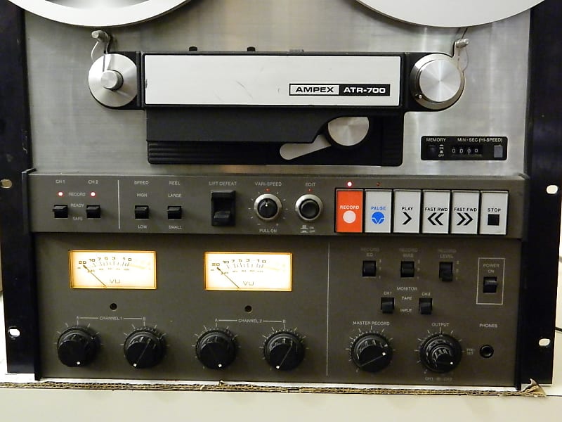 Ampex ATR-700 2 track Reel to Reel Tape Recorder 3 ¾ & 7,1/2 Speed