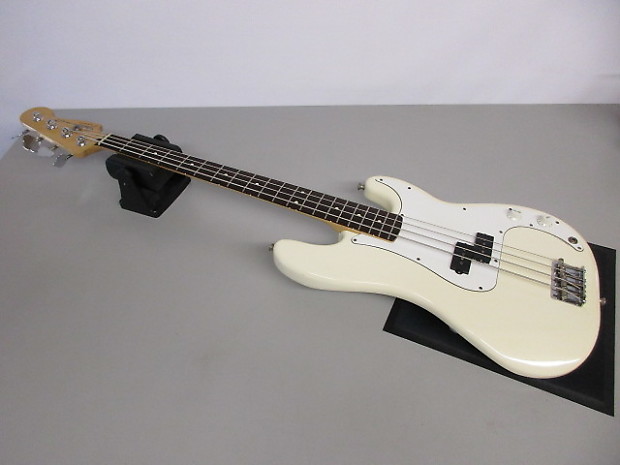 MIM Fender Precision Bass 1994 White | Reverb