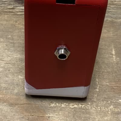Margasa Mini Amp, 2-watt, 9v,  portable, Red & White Striped image 2