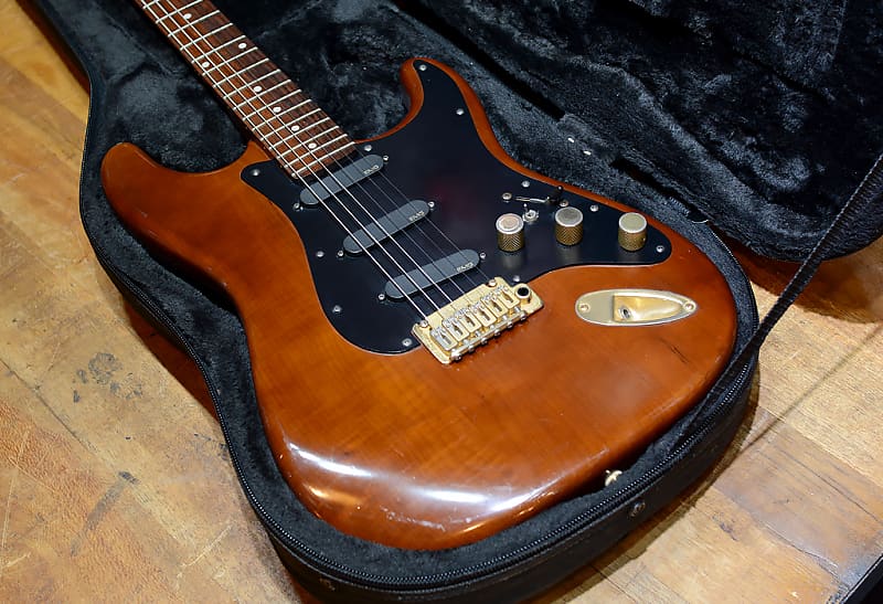 Varita Stratocaster Custom EMG Made in Japan image 1