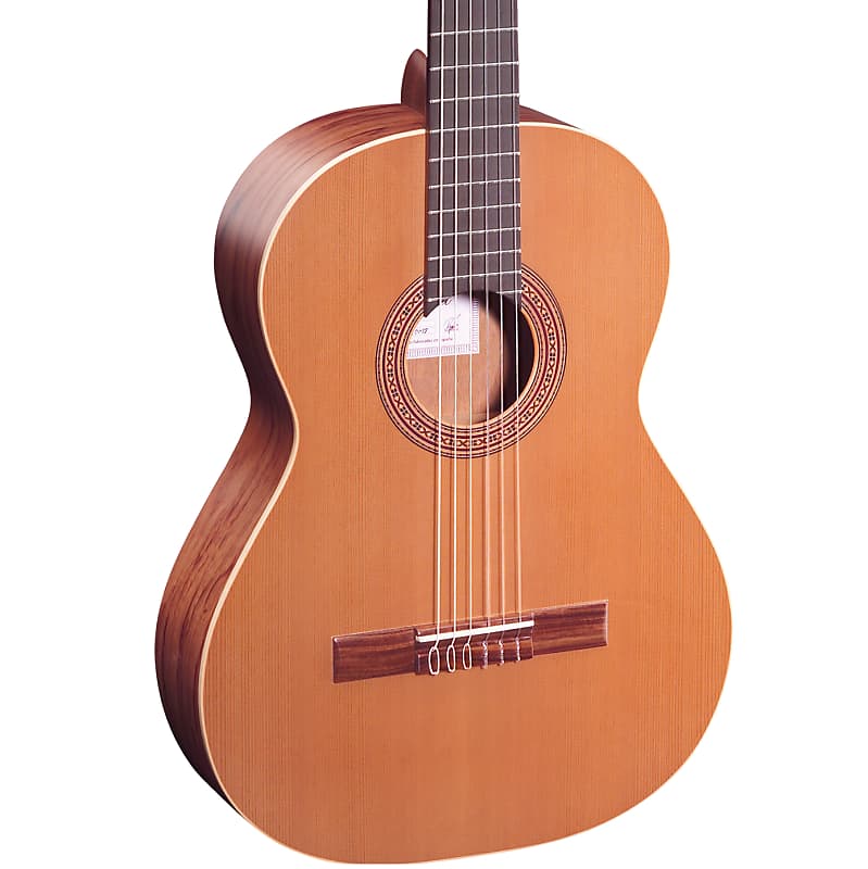 Ortega Traditional Series Cedar Top Nylon String Acoustic Guitar R180