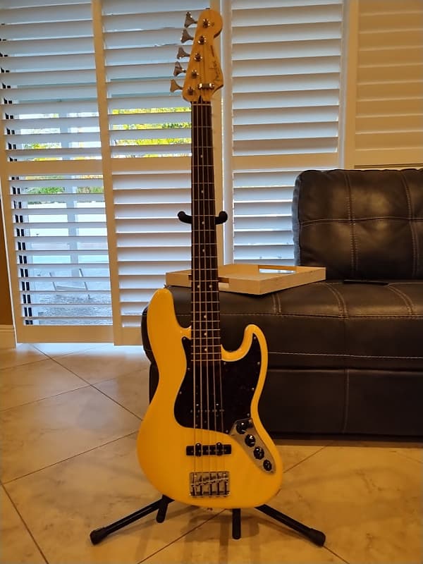 Fender Deluxe Active Jazz Bass V 2015 - Vintage White