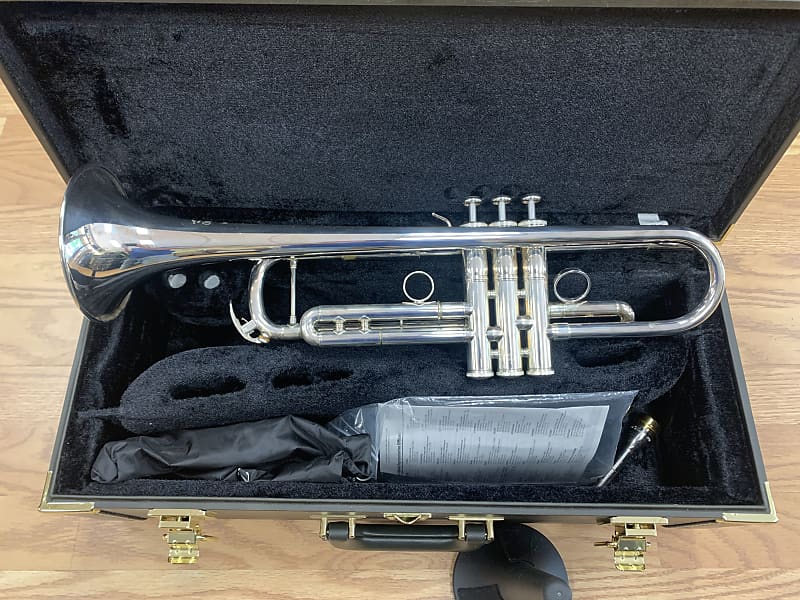 Yamaha YTR-8335RGS Xeno Bb Trumpet w/ Reversed Lead Pipe