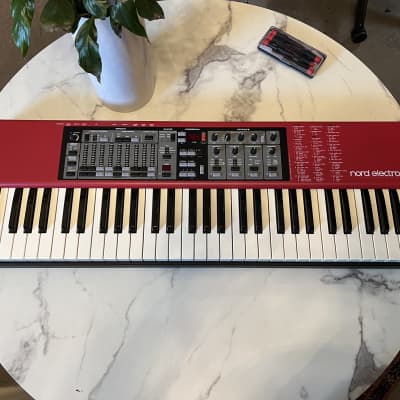 ROLAND HP-330 piano numérique meuble | Reverb ROLAND HP-330 piano numérique meuble | Reverb