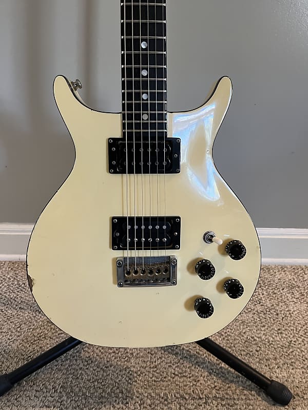 Washburn Hawk - Faded White