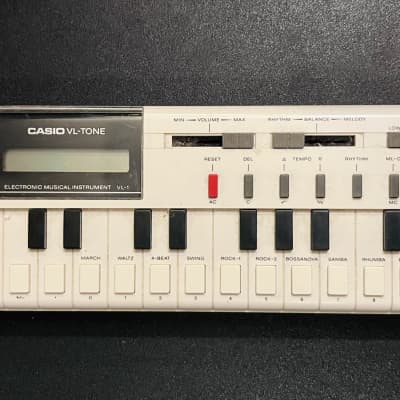 Casio VL-1 VL-Tone 29-Key Synthesizer Keyboard 1979 - 1984 - White