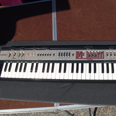 Vintage Casio Casiotone MT-400V, fully functioning, some distress