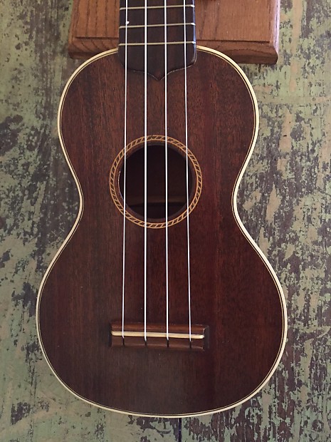 1920s-Vintage-Gibson-Uke-2 / Style-2-Soprano-Ukulele-NICE