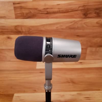 Shure Motiv MV7-S Podcasting, Streaming, Home Recording and Gaming Microphone Silver Free 2 Day Ship image 5