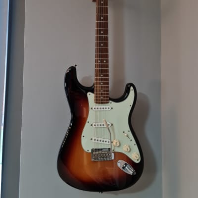 Fender Deluxe Roadhouse Stratocaster with Pau Ferro Fretboard 2018 - 2021 - 3-Color Sunburst for sale