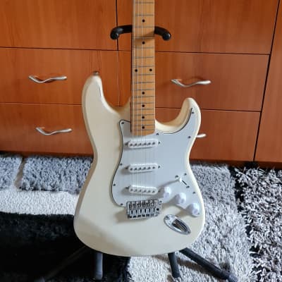 Legend Stratocaster style 1994 - white image 10