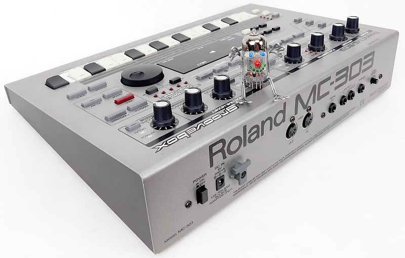 Roland MC-303 Synthesizer 303 808 909 Jupiter Juno +
