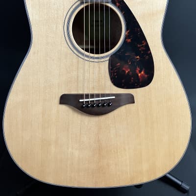 Yamaha FGX800C Solid Top Cutaway Acoustic-Electric Guitar Gloss Natural Finish image 2