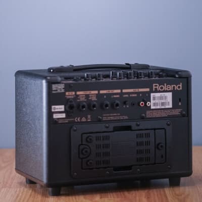 Roland AC-33  30w Battery Powered Portable Acoustic Amp image 2