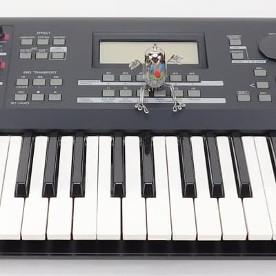 Yamaha MOXF 6 Synthesizer + 1GB Flash +Top Zustand + OVP+ 1,5Jahre Garantie for sale