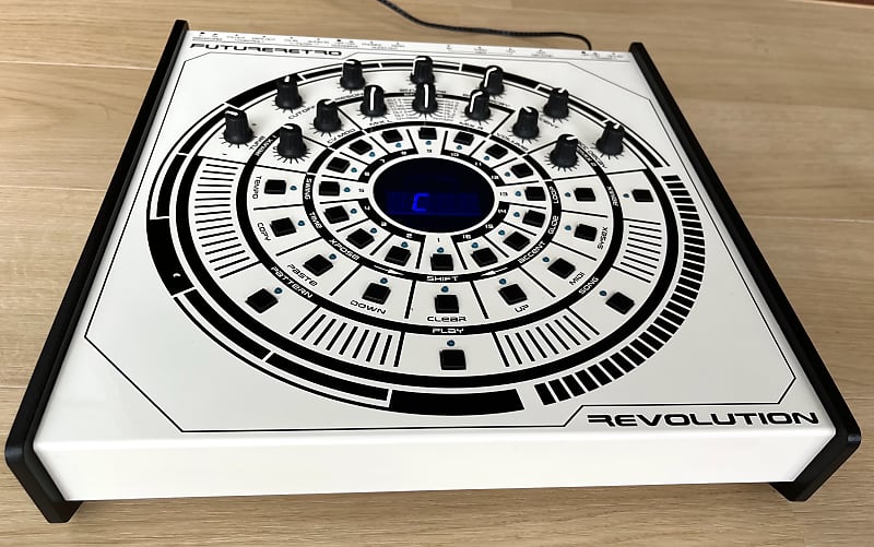 DTM・DAW future retro revolution Future Retro Revolution | Vintage Synth Explorer