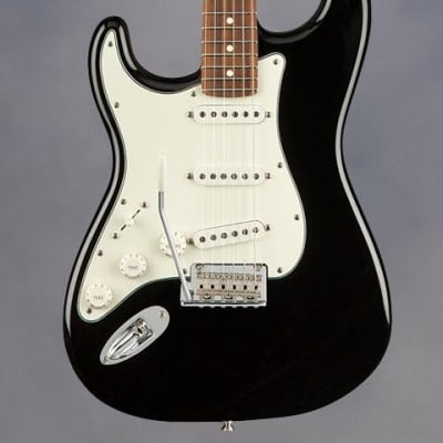 Player Stratocaster Left Handed, Pau Ferro Fingerboard, Black image 1