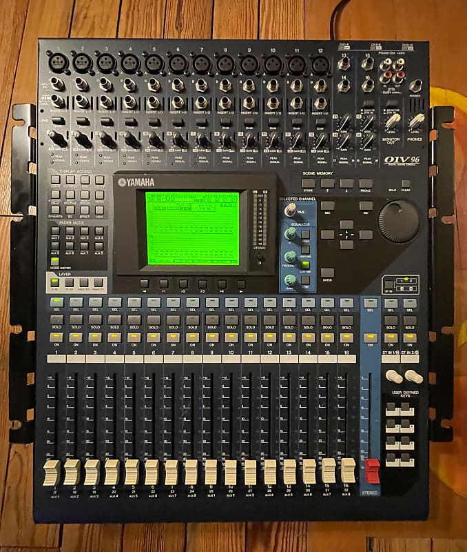 Yamaha 01V96 V2 digital mixer