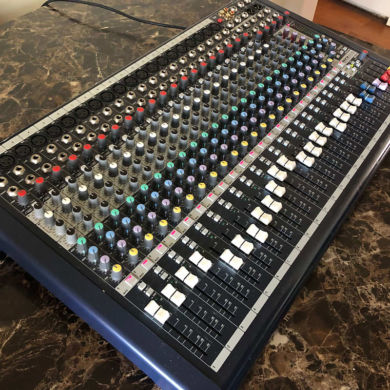 Soundcraft MFX 20/2 Mixer w/Lexicon Effects, Travel Bag, Manual