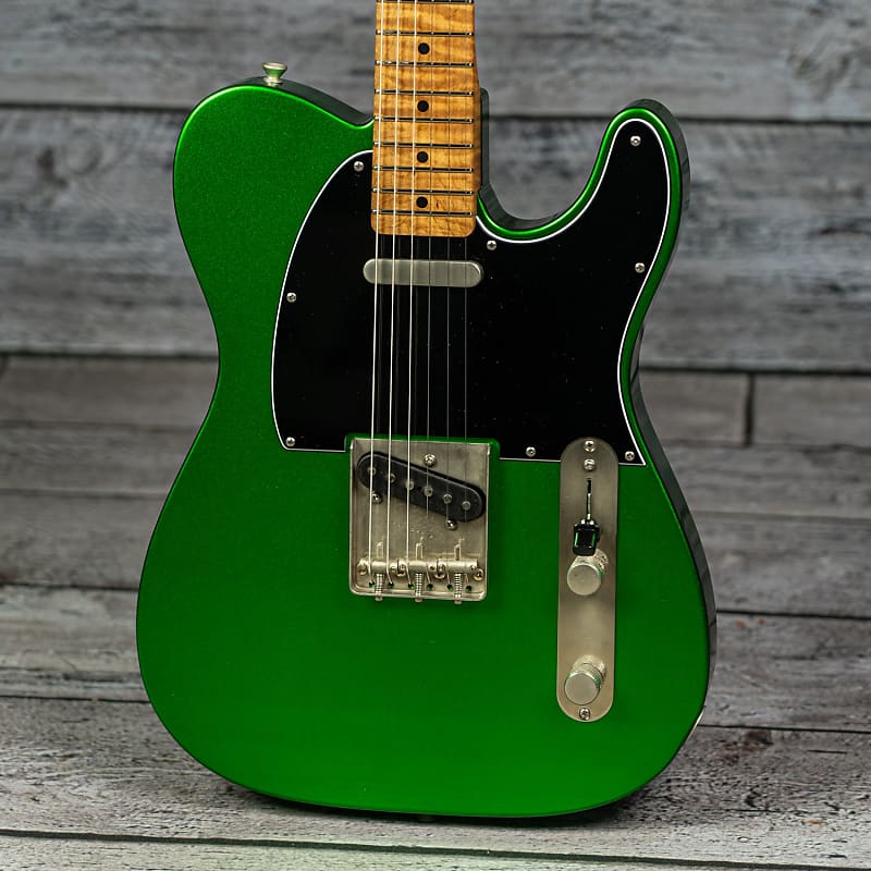 Xotic XTC-1 - Light Aging, 5A Roasted Flame Maple Neck, Candy Apple Green