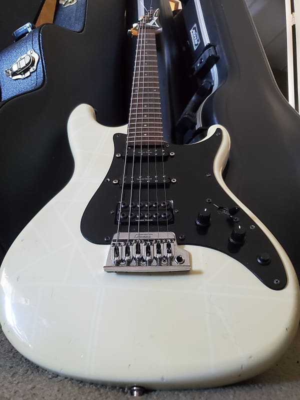 【値下げ】Ibanez RG140 Roadstar Ibanez Roadstar II RS140 Red 1986 – Chicago Music Exchange