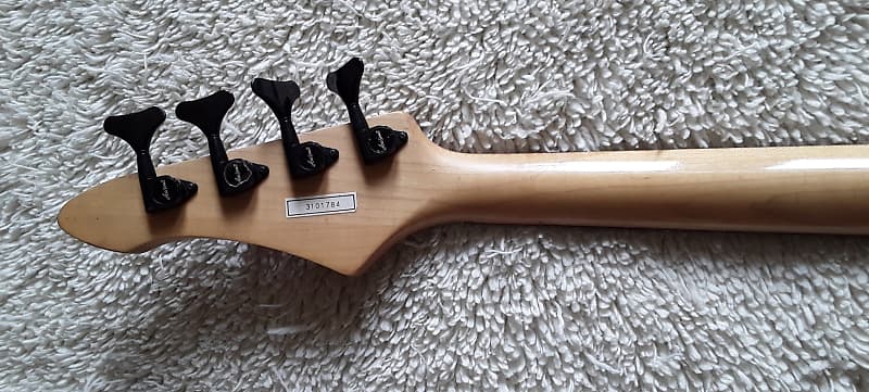 Aria Pro II Avante Series AVB-45 Active 4-String Bass Guitar