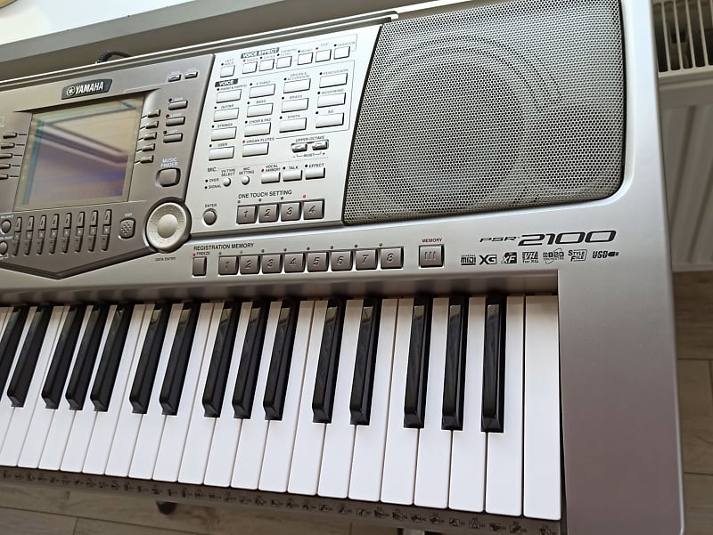 Yamaha PSR-2100 Music Workstation