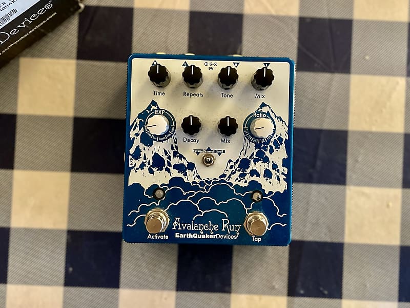 EarthQuaker Devices Avalanche Run Stereo Reverb & Delay with Tap Tempo V2