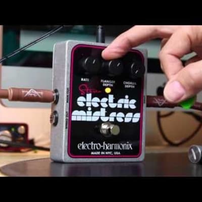 Electro-Harmonix Stereo Electric Mistress Flanger/Chorus  Effects Pedal image 3