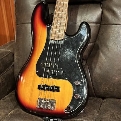 ベース Squier Standard Precision Bass PJ hsjaliqg8sdg5blpmxhj.jpg