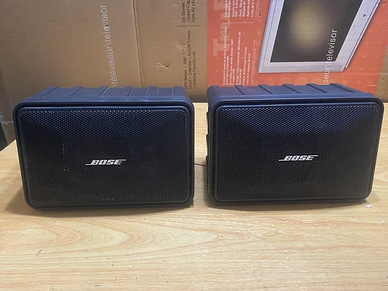 Bose 101 Series II  Indoor /Outdoor  speaker system . BLACK  			