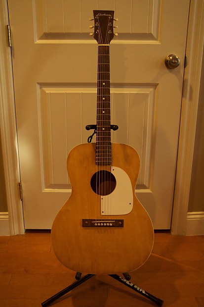 Airline acoustic best sale guitar