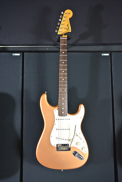 Fender Custom Shop 2011 Closet Classic Pine Stratocaster Pro