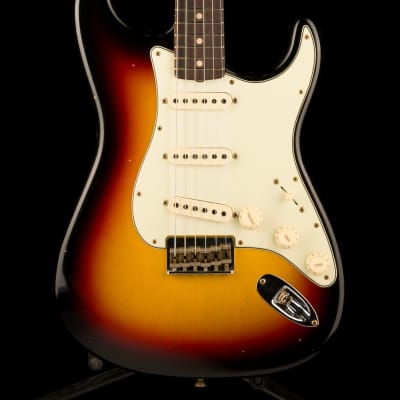 Fender Custom Shop 1961 Stratocaster Hardtail Journeyman Relic 3-Tone Sunburst image 2