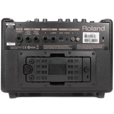 Roland AC-33 Battery Powered Acoustic Amp image 3