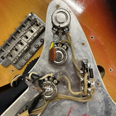 Fender Stratocaster 1965 - Three Tone Sunburst image 23