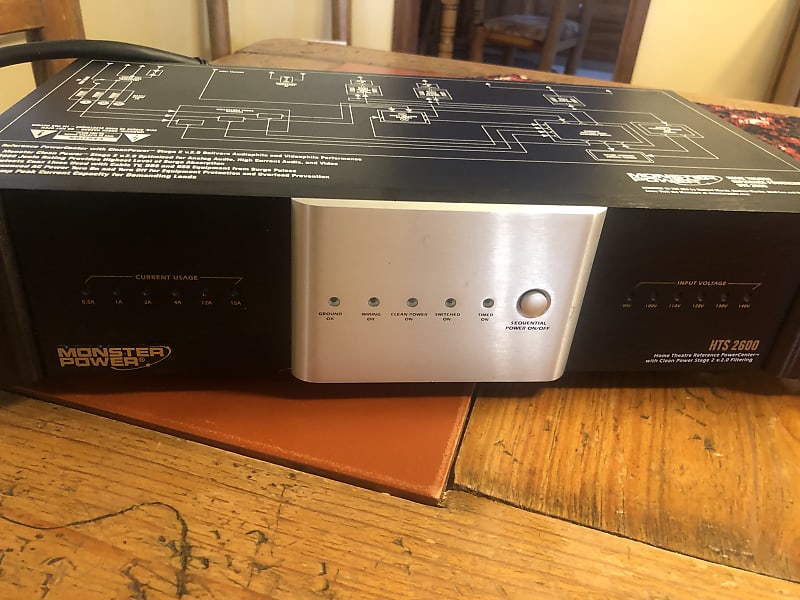 Monster Power HTS 2600 Home Theater Power Center