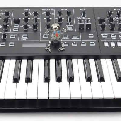 Roland System-8 Synthesizer Keyboard + Holz Leisten + Neuwertig + 2Jahre Garantie