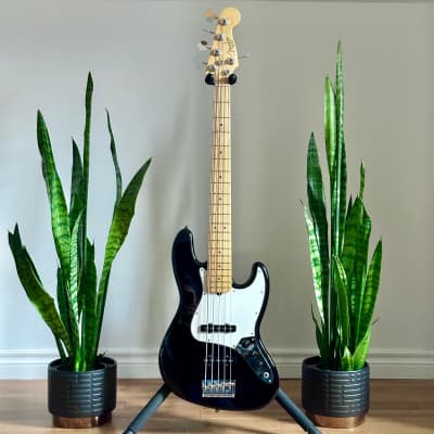 Fender American Standard Jazz Bass V Maple Fingerboard, Black for sale