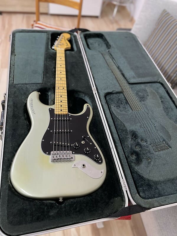 Fender Stratocaster Model Anniversary Age 1979 image 1