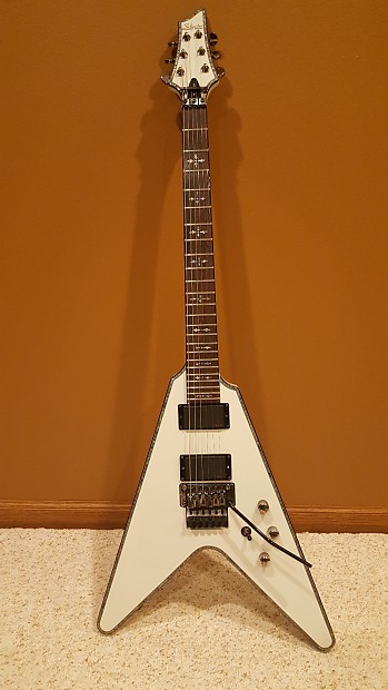 Schecter Diamond Series Hellraiser V-1 FR White | Reverb