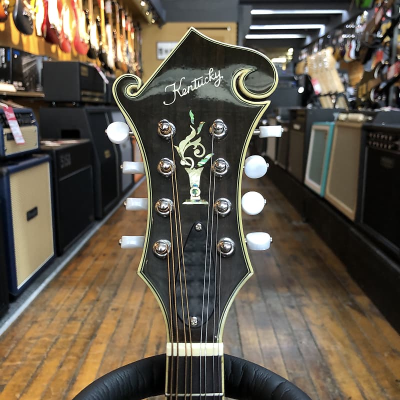 Kentucky KM-675 All-solid F-Style Mandolin Late 2000s