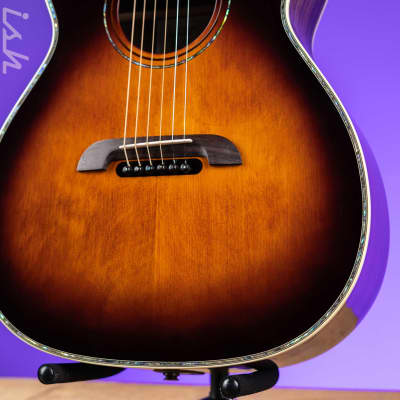Alvarez Yairi WY1 Weir Stage Model Acoustic-Electric Guitar Sunburst B-Stock image 4